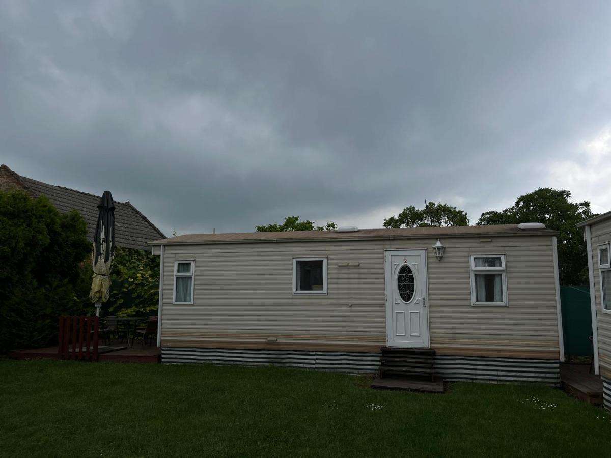Autocamp Free Star - Mobilheimy Apartment Страхотин Екстериор снимка